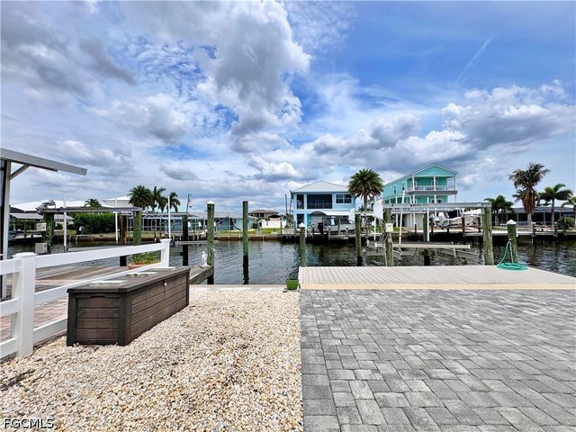 2691 Geary ST, Matlacha, FL 33993