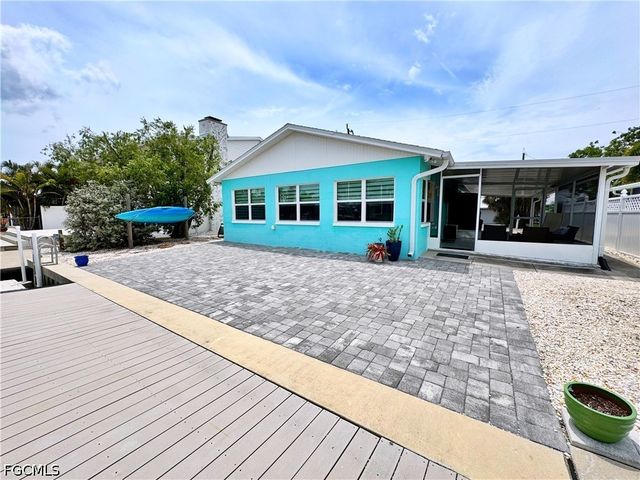 2691 Geary ST, Matlacha, FL 33993