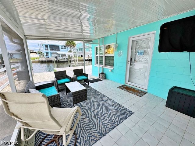 2691 Geary ST, Matlacha, FL 33993
