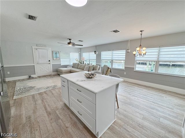2691 Geary ST, Matlacha, FL 33993