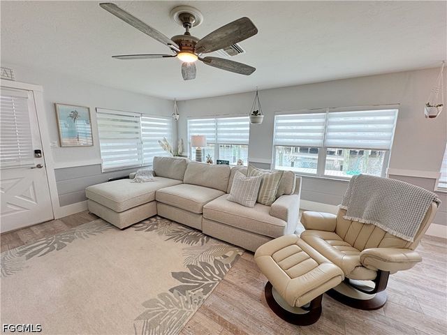 2691 Geary ST, Matlacha, FL 33993