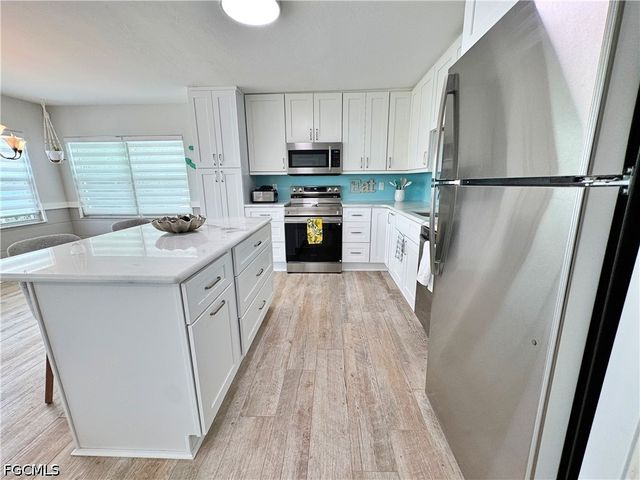 2691 Geary ST, Matlacha, FL 33993