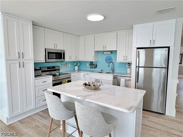 2691 Geary ST, Matlacha, FL 33993