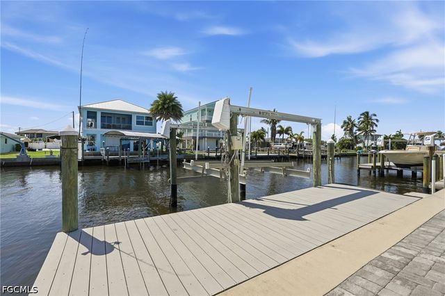 2691 Geary ST, Matlacha, FL 33993