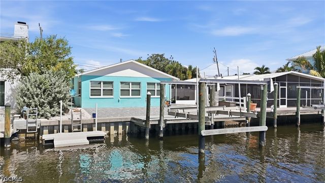 2691 Geary ST, Matlacha, FL 33993