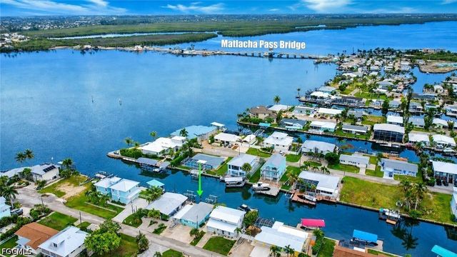 2691 Geary ST, Matlacha, FL 33993