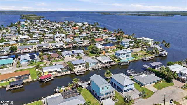2691 Geary ST, Matlacha, FL 33993