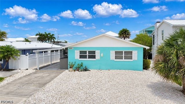 2691 Geary ST, Matlacha, FL 33993