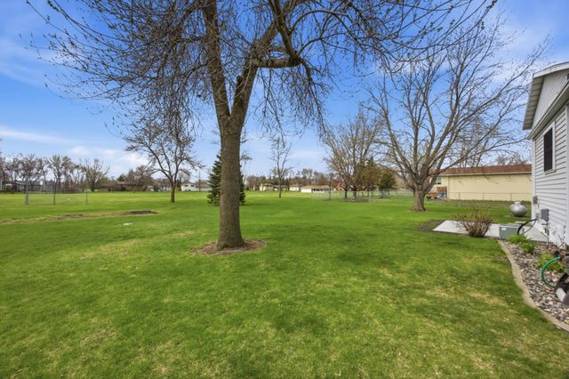 1013 63rd Avenue N, Moorhead, MN 56560