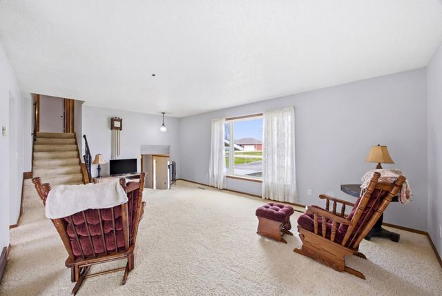1013 63rd Avenue N, Moorhead, MN 56560