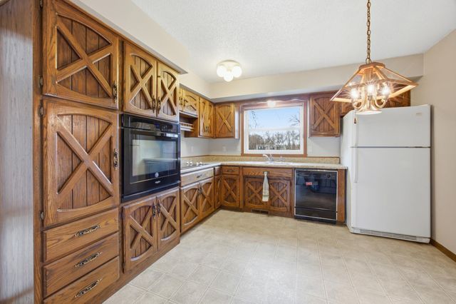 1013 63rd Avenue N, Moorhead, MN 56560