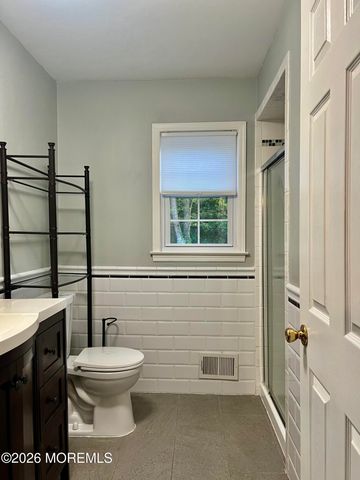 16 Templer Way, Hazlet, NJ 07730