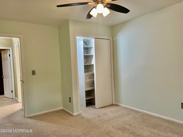 16 Templer Way, Hazlet, NJ 07730