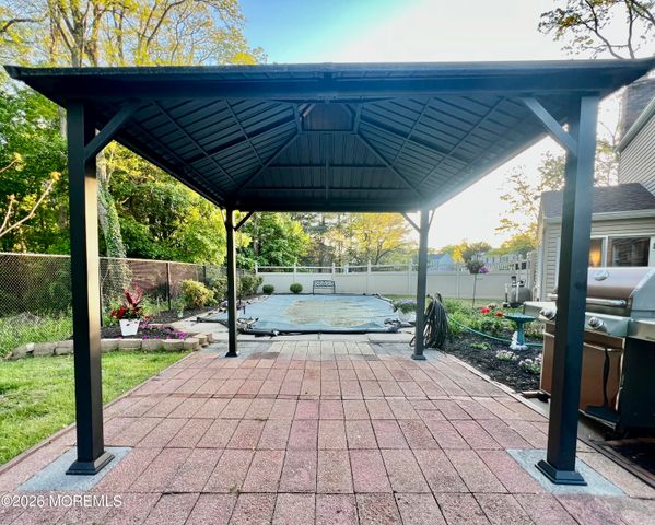 16 Templer Way, Hazlet, NJ 07730