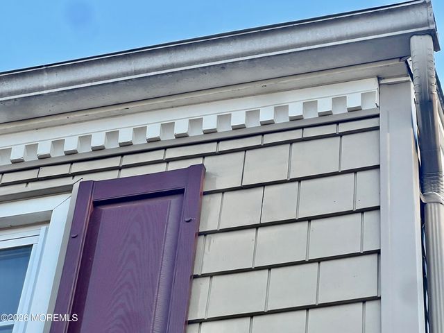 16 Templer Way, Hazlet, NJ 07730