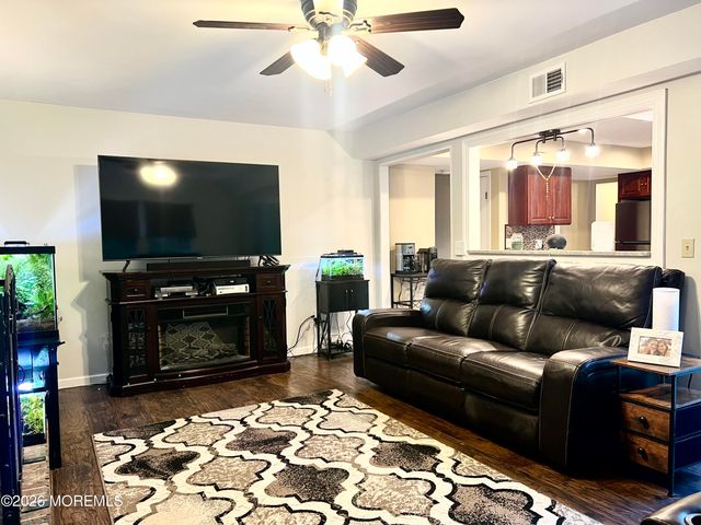 16 Templer Way, Hazlet, NJ 07730