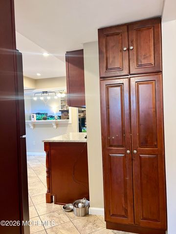 16 Templer Way, Hazlet, NJ 07730