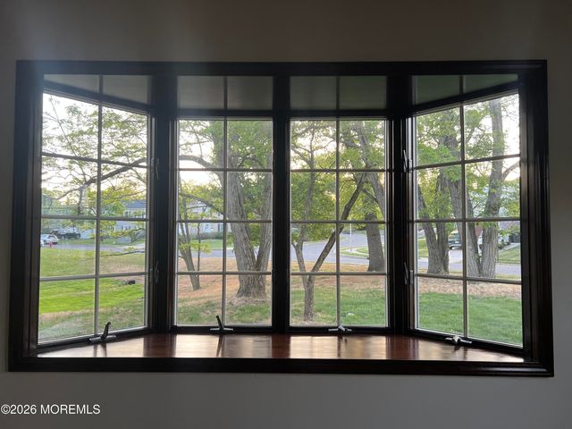 16 Templer Way, Hazlet, NJ 07730