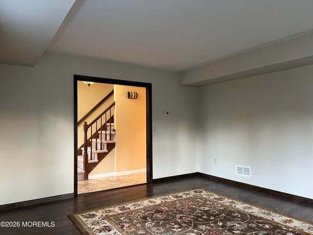 16 Templer Way, Hazlet, NJ 07730