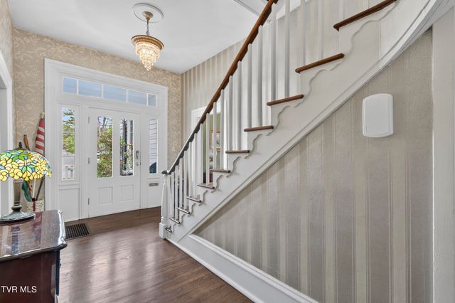 116 East Main Street, Abingdon, VA 24210