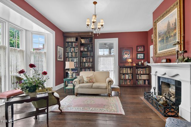 116 East Main Street, Abingdon, VA 24210