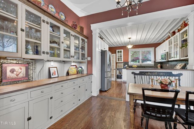 116 East Main Street, Abingdon, VA 24210