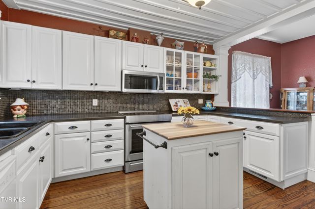116 East Main Street, Abingdon, VA 24210