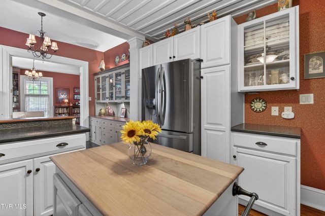 116 East Main Street, Abingdon, VA 24210
