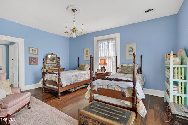 116 East Main Street, Abingdon, VA 24210