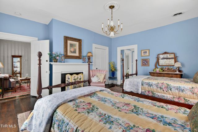 116 East Main Street, Abingdon, VA 24210