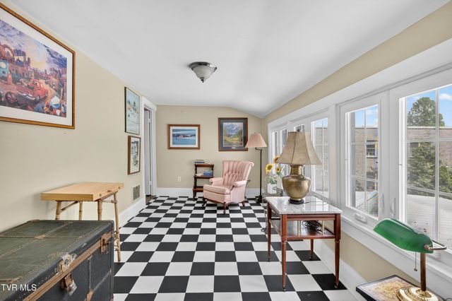 116 East Main Street, Abingdon, VA 24210
