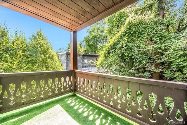 64 Kensington Road 2C, Bronxville, NY 10708