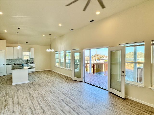 18 Edgewater, Bayou Vista, TX 77563