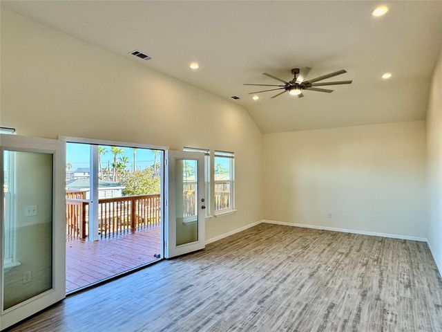 18 Edgewater, Bayou Vista, TX 77563