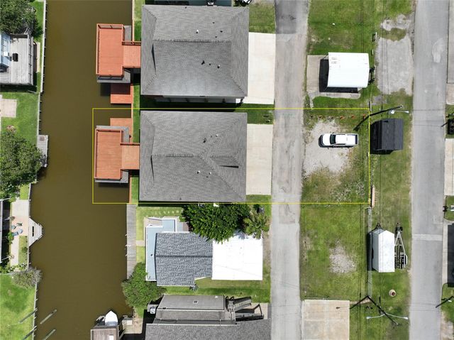 18 Edgewater, Bayou Vista, TX 77563