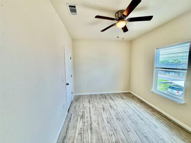 18 Edgewater, Bayou Vista, TX 77563
