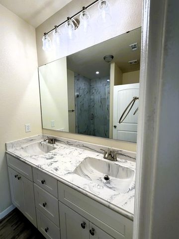 18 Edgewater, Bayou Vista, TX 77563