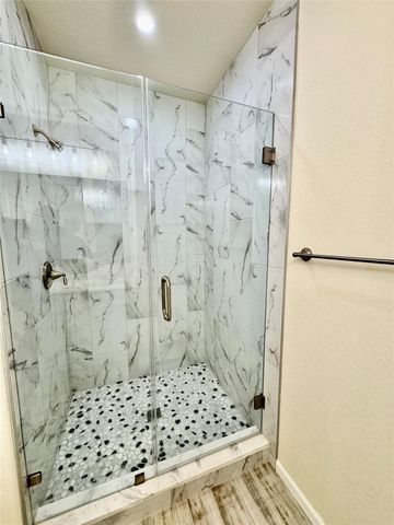 18 Edgewater, Bayou Vista, TX 77563