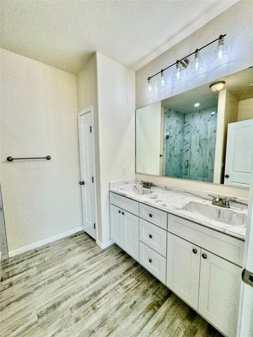 18 Edgewater, Bayou Vista, TX 77563