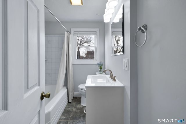 94 Benton Street, Manchester, CT 06040