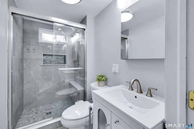 94 Benton Street, Manchester, CT 06040