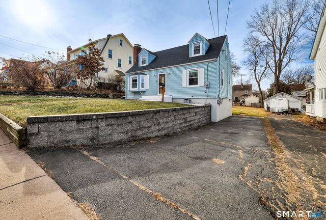 94 Benton Street, Manchester, CT 06040