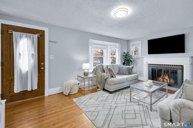 94 Benton Street, Manchester, CT 06040