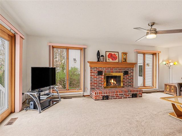 19 Royal Birkdale Court, Perinton, NY 14526