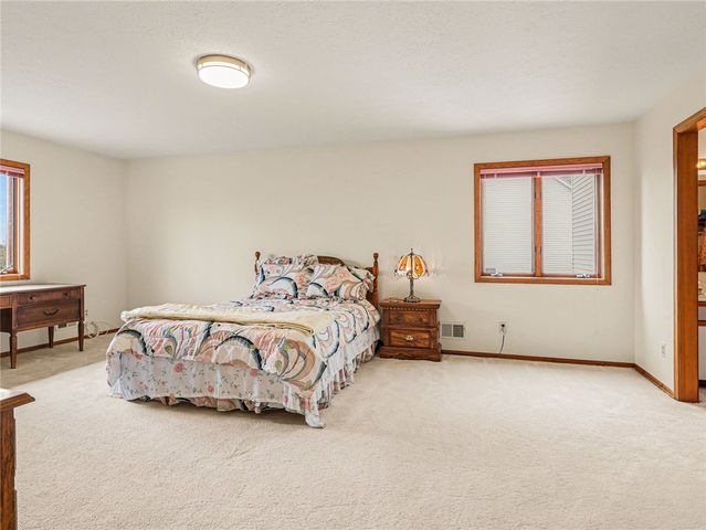 19 Royal Birkdale Court, Perinton, NY 14526