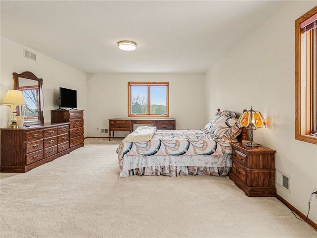 19 Royal Birkdale Court, Perinton, NY 14526