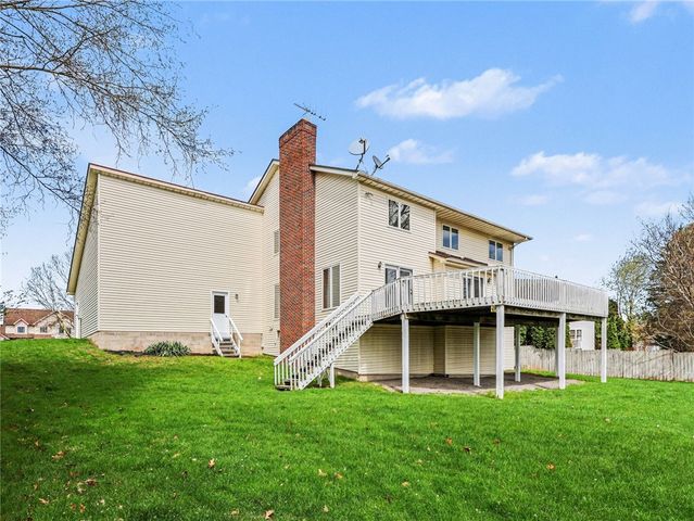 19 Royal Birkdale Court, Perinton, NY 14526