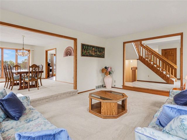 19 Royal Birkdale Court, Perinton, NY 14526