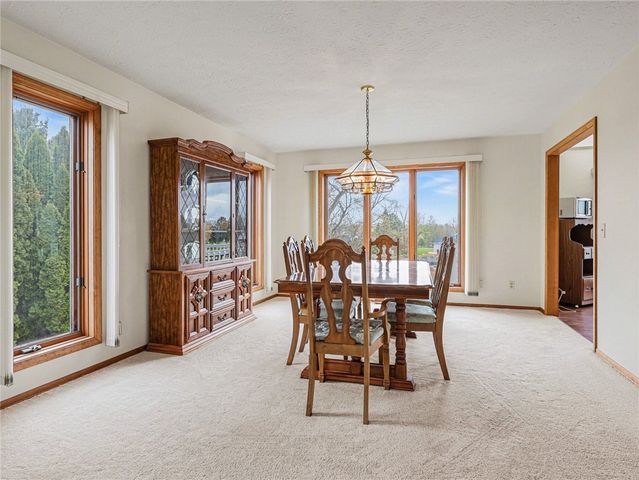 19 Royal Birkdale Court, Perinton, NY 14526