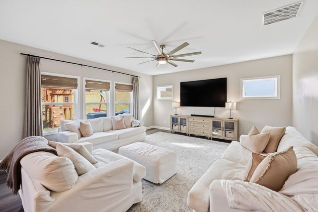 142 Dove Run Circle, Georgetown, KY 40324